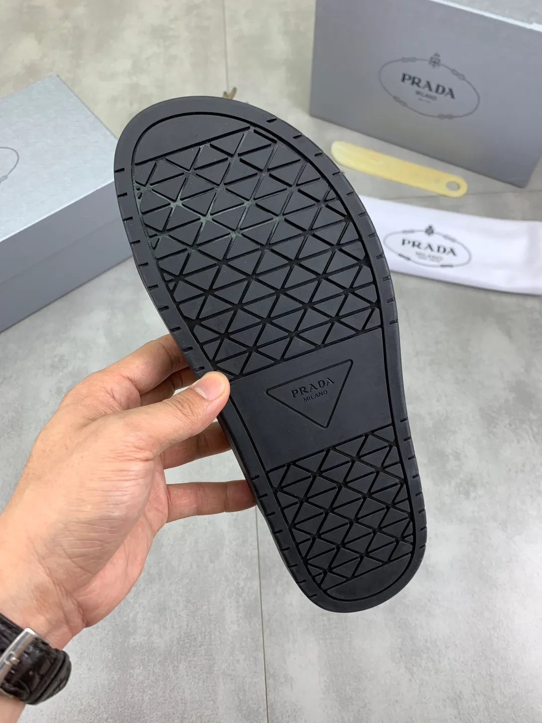 Men's shoes 💰P340💰【New style】🎁🎁🎁 PRADA Prada's new casual slippers, original official website, perfect workmanship, transmitting a kind of noble luxury, sublimating its definition of luxury in Prada's high-end extraordinary craftsmanship. Original combination outsole, code number: 38-44 (45 customized) Multiple colors 🉑️ to choose from